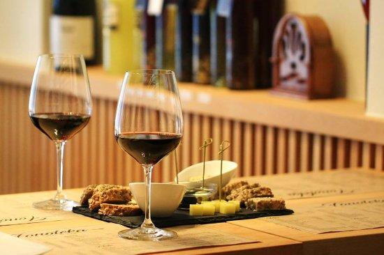 Fonoteka Sarajevo Wine shop&bar