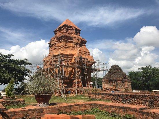 Tháp Chăm Po Sah Inư