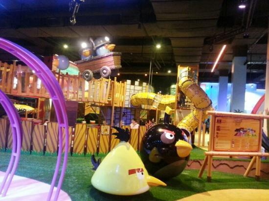 Công viên giải trí Angry Birds Activity Park