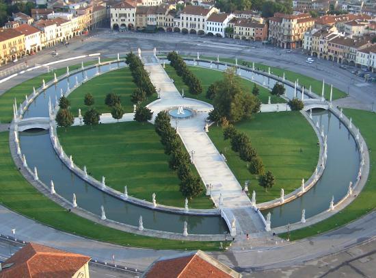 Quảng trường Prato della Valle
