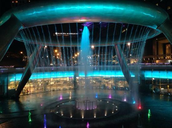 Đài phun nước Fountain of Wealth