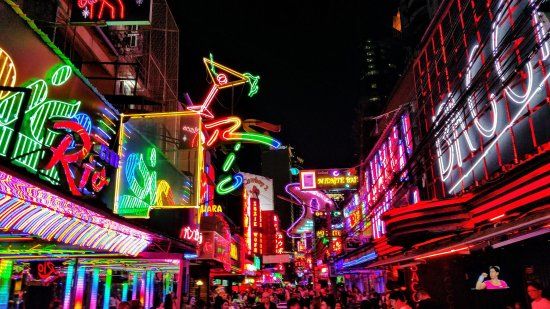 Khu đèn đỏ Soi Cowboy