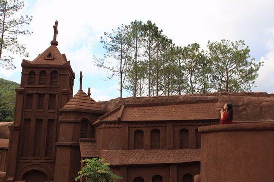 Đường Hầm Điêu Khắc